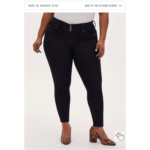 NEW Torrid 24 Short Jegging - Super Stretch Dark Wash - Inseam 27” Inches - Picture 2 of 12